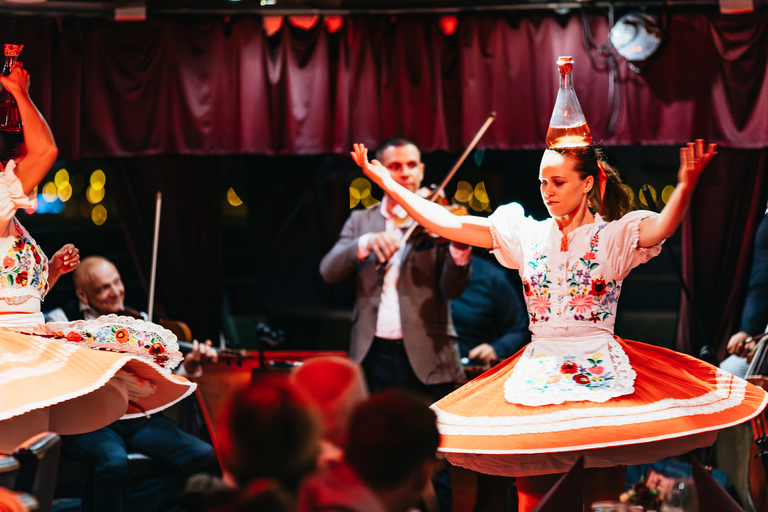 Budapest: Dinner Cruise with Operetta and Folk Show 4-Course Dinner with Window Table