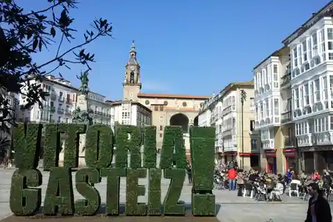 Tesoro oculto del País Vasco: Tour a pie por Vitoria