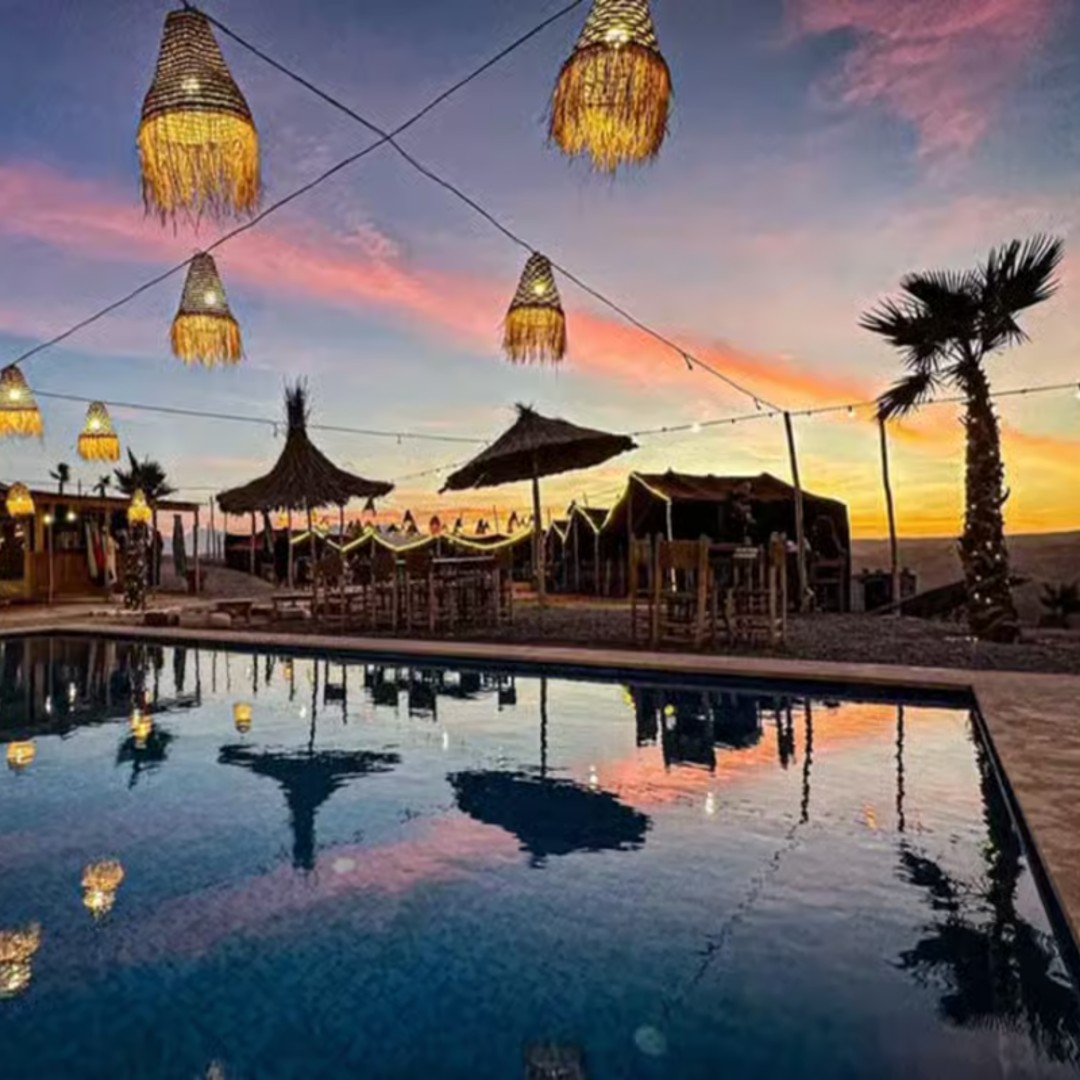 Marrakech : balade à dos de chameau dans le désert d'Agafay, dîner et spectacle du feu