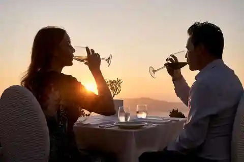 Lua de mel em Santorini: Escapadela romântica de 4 dias com excursão à ilha