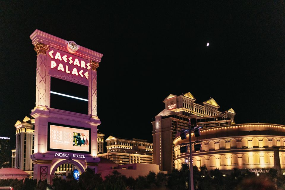 Las Vegas: Panoramic Night Tour with Live Guide