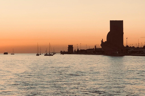 Lisbon Sunset Boat Tour–Golden Hour Cruise w/ Welcome Drink