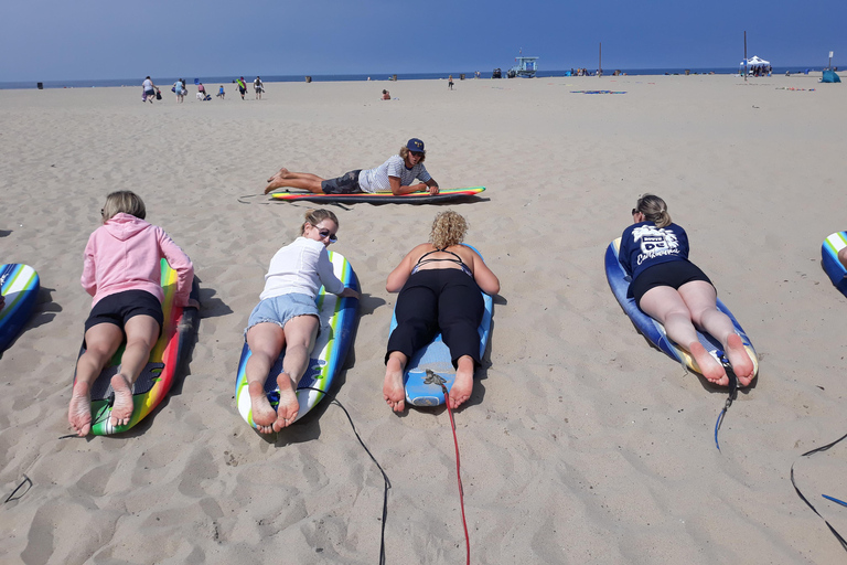 Santa Monica: Surfboard and Wetsuit Rental