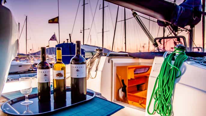 getxo paseo en velero de 3 h con cata de vinos