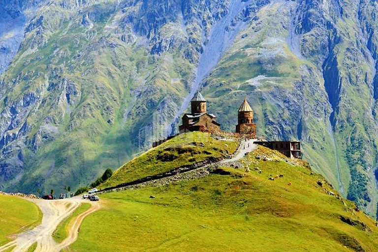 From Kutaisi: Ananuri, Ananuri, Gudauri & Kazbegi 1 Day Trip