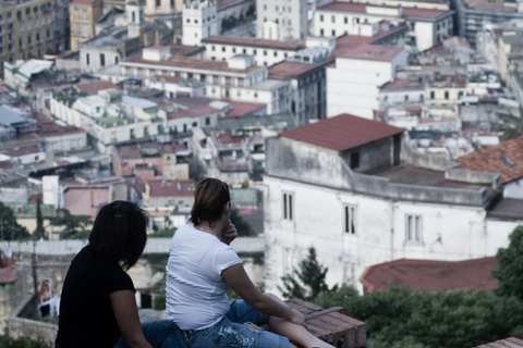 Naples : visite privée panoramique en Vespa rétroVisite privée panoramique de Naples en Vespa rétro