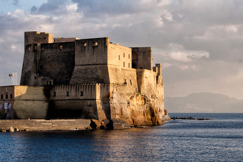 Naples : visite privée panoramique en Vespa rétroVisite privée panoramique de Naples en Vespa rétro