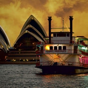 Sydney Harbour: Cabaret Cruise with 3-Course Dinner