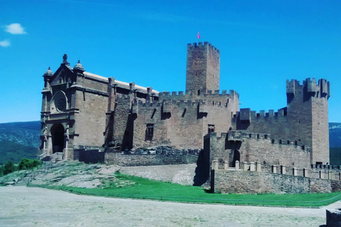 Middeleeuwse route in Navarra: Olite, Ujué, kasteel van Javier en klooster van LeireMiddeleeuwse route in Navarra: Olite, Ujué, kasteel van Javier en Mº de Leire