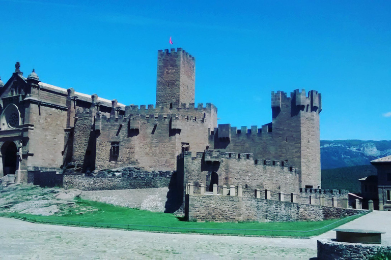 Middeleeuwse route in Navarra: Olite, Ujué, kasteel van Javier en klooster van LeireMiddeleeuwse route in Navarra: Olite, Ujué, kasteel van Javier en Mº de Leire