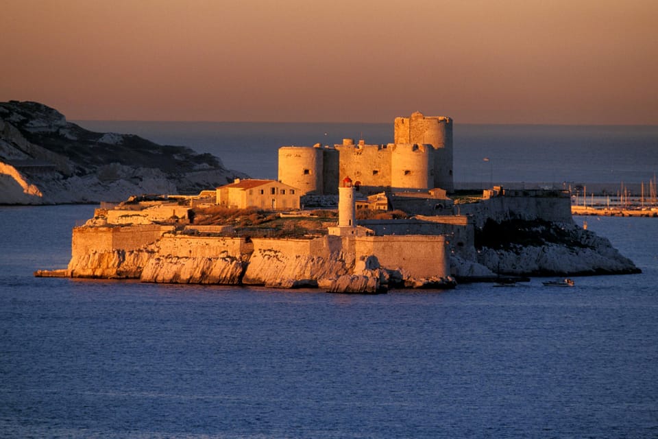 ballade vers les iles de frioul et le Chateau d'If | GetYourGuide