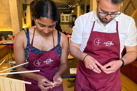 Segredos napolitanos: aula de massa e tiramisù para amantes da gastronomiaSegredos Napolitanos: Aula de Massa e Tiramisù para quem curte comida