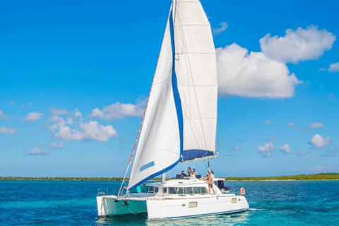 Wycieczka katamaranem na Isla Mujeres z Cancun All Inclusive