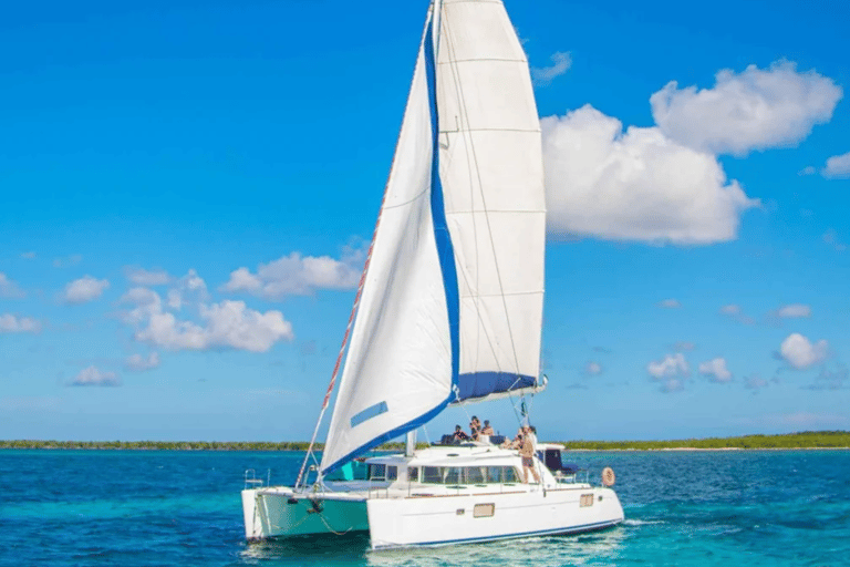 Wycieczka katamaranem na Isla Mujeres z Cancun All Inclusive