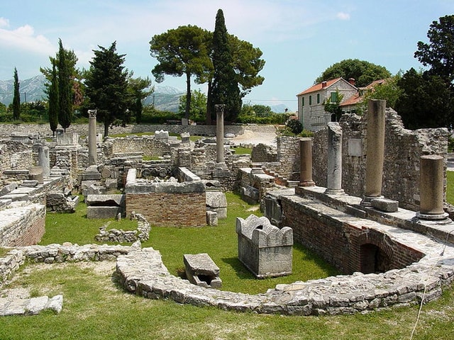 Split and Salona Cultural Heritage Day Tour from Trogir