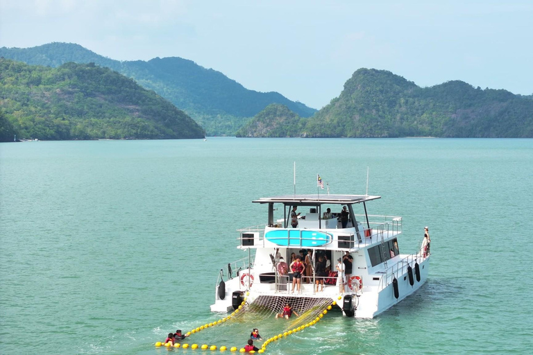 Langkawi: Sunset Cruise with BBQ Dinner & Unlimited Drinks Premium Sunset Dinner Cruise + BBQ Dinner + Transfer