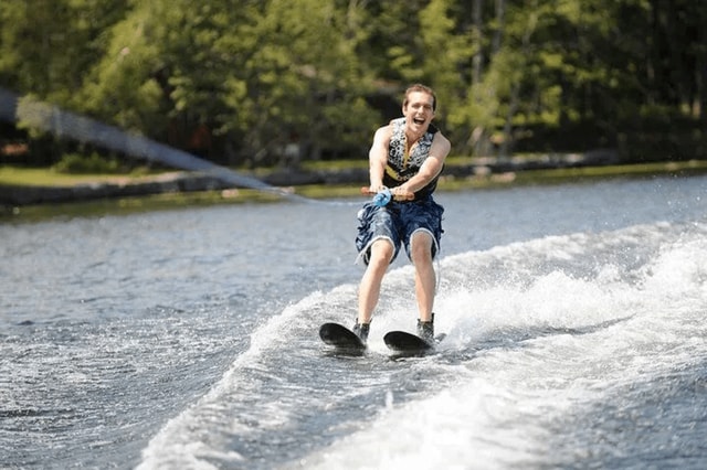 Waterskiën in Havenstad