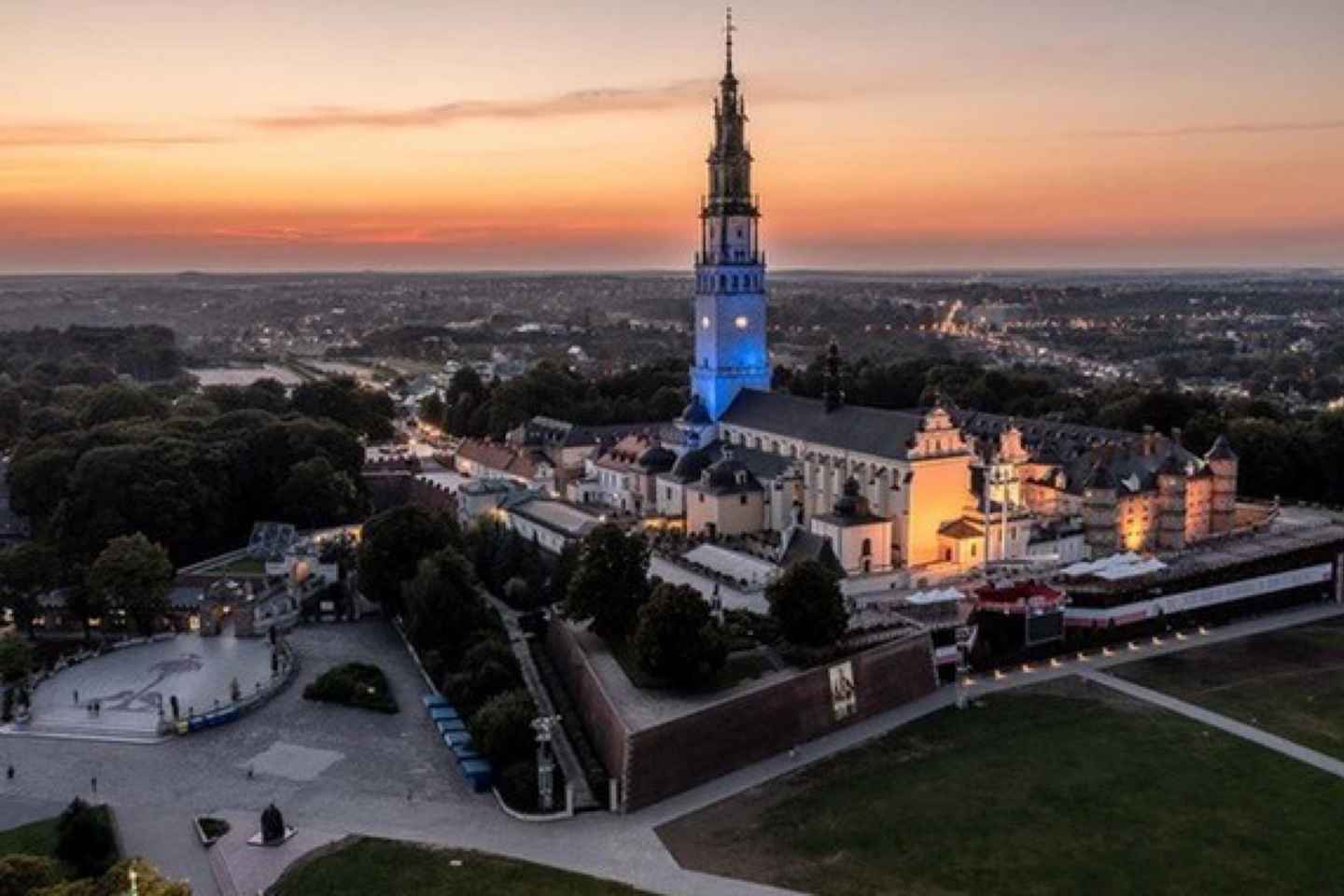 From Krakow: Black Madonna of Czestochowa & Jasna Gora Tour