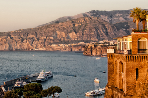 Wybrzeże Amalfi przez Vintage Fiat 500 lub 600 z SorrentoCałodniowa prywatna wycieczka Vintage Fiat z Neapolu