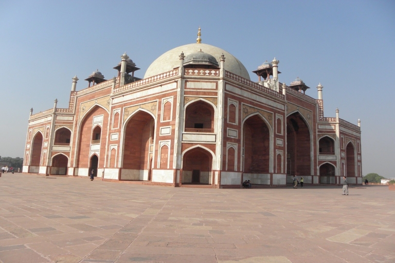 Visita turística de 2 días al Taj Mahal y Delhi con desayunoRecorrido sólo con hotel de 3 estrellas, coche con aire acondicionado y guía turístico local.