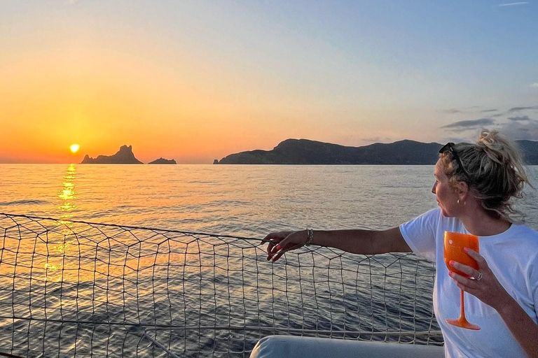 Experiência de navegação em Ibiza - Es Vedra Sunset