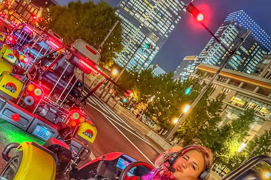 Shibuya-Kreuzung x Tokyo Tower: Go-Kart-Fahrt (Führerschein und Reisepass erforderlich). Foto: GetYourGuide Shibuya-Kreuzung x Tokyo Tower: Go-Kart-Fahrt (Führerschein und Reisepass erforderlich). Foto: GetYourGuide