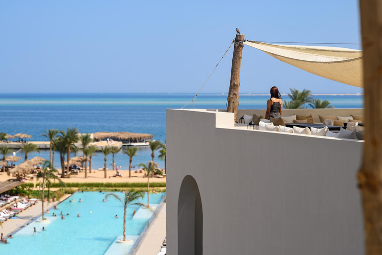 Arabskie noce pod gwiazdami: taras na dachuArabskie noce pod gwiazdami: mezze na dachu i mistyczny pokaz