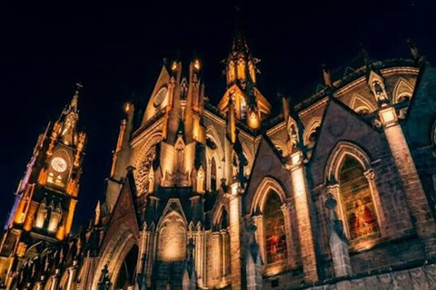 Quito: Night Tour with Empanadas, HotChocolate, and Canelazo