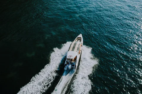 Krabi : Bateau privé de luxe à grande vitesse pour les îles Hong, demi-journée/journée complète