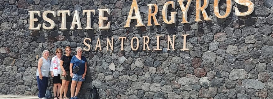 Santorin : Dégustation de vin dans les caves locales