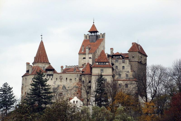 Tour premium al castillo de Bran y Peles desde Bucarest