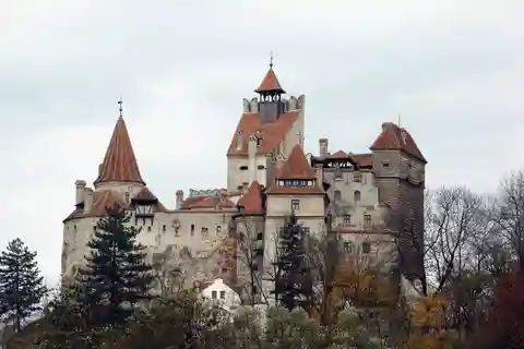 Bucarest: Escursione di un giorno al Castello di Bran e Peles con la Cittadella di Rasnov