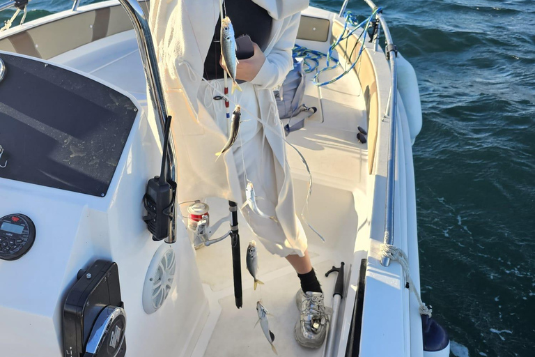 Fuengirola: Salida de Pesca con Bebidas y Material