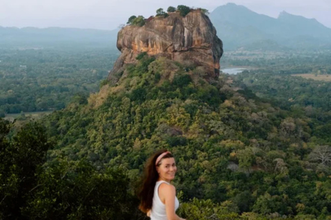 From Colombo: Dambulla, Sigiriya, and Jeep Safari Day Trip