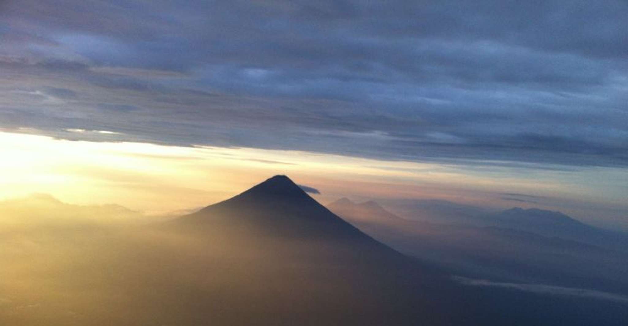 Volcan Acatenango Randonnée de 2 jours - Hizvo
