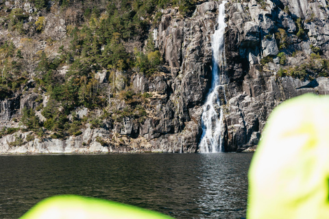 From Stavanger: Lysefjord Sightseeing RIB Boat Tour