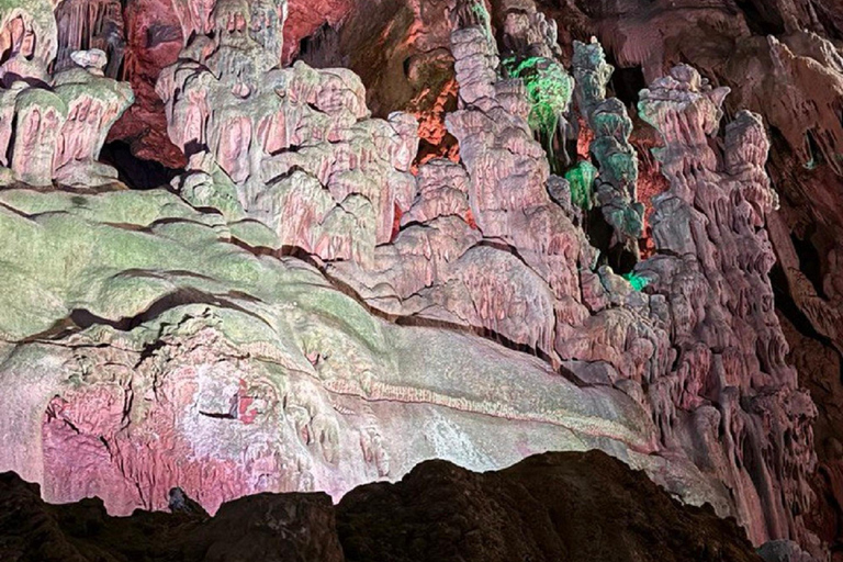 Alicante/Benidorm: rondleiding door de Canelobre-grot met vervoerBenidorm: rondleiding door de Canelobre-grot met vervoer