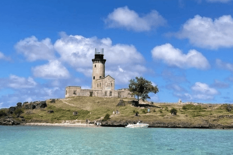 Private Ganztagestour mit dem Schnellboot - Blaue Bucht bis Ile Aux Cerfs