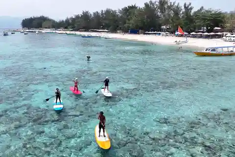 Gili island: Half-day Kayak or SUP With Drone Photoshoot