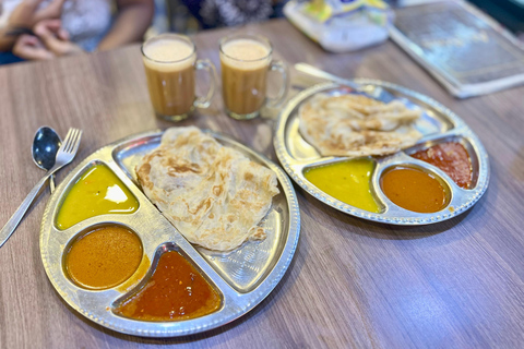 Kuala Lumpur: Chinatown & Centre Food Tour with 12 Tastings Kuala Lumpur: Food Tour with 12 Tastings & Drinks Upgrade