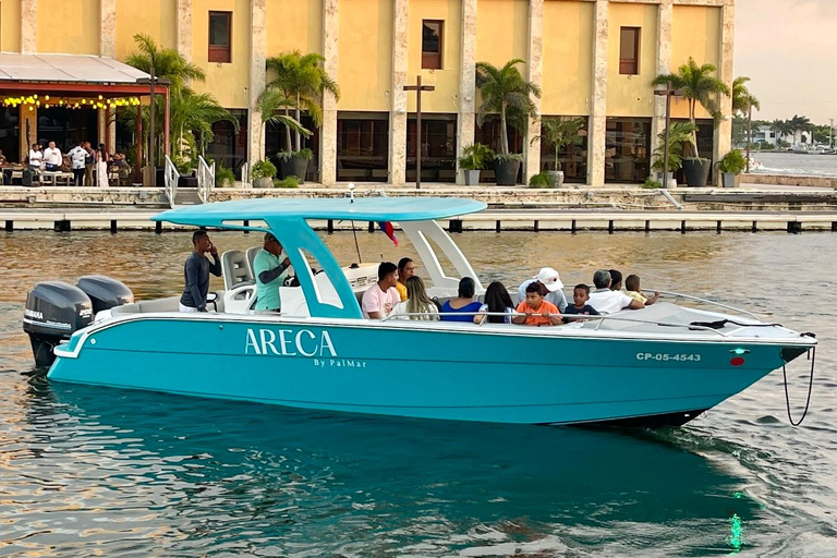 Cartagena: Private Sunset and Night Boat Tour