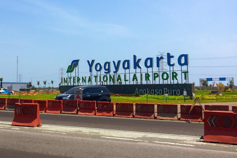 Yogyakarta: Privater Transfer vom/zum Flughafen Yogyakarta