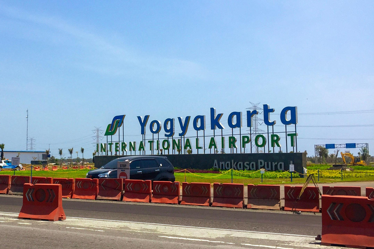 Yogyakarta: Privater Transfer vom/zum Flughafen Yogyakarta