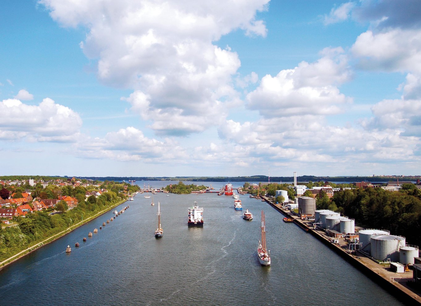 Kiel/Bahnhofsbrücke: Tur-retur i Kiel Fjord, havnebådtur