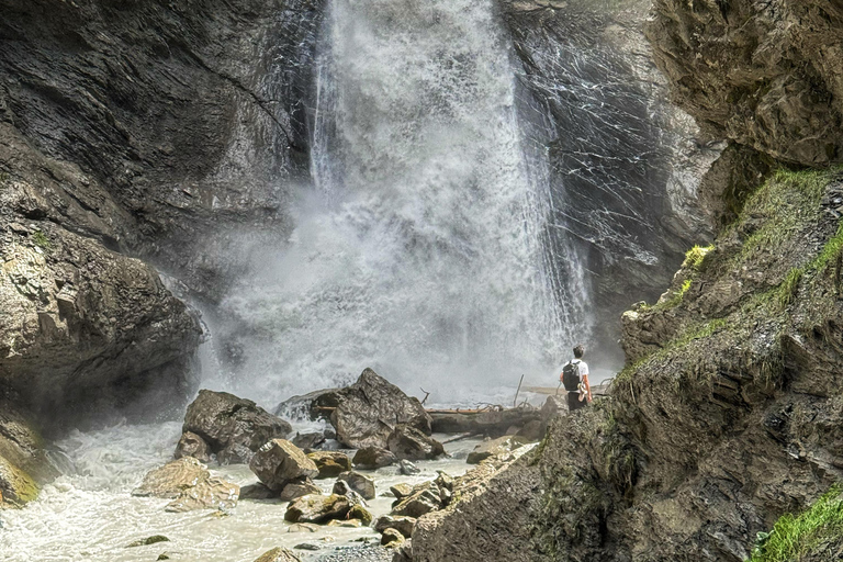 Griesalp Dolina alpejska wpisana na listę UNESCO Wycieczka rowerem elektrycznym z InterlakenWycieczka rowerowa elektrycznym rowerem z Interlaken do alpejskiej doliny Griesalp wpis