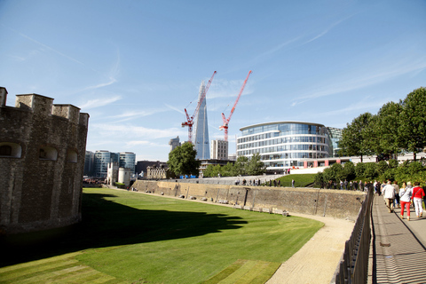 Vintage Double Decker Bus Tour & Thames River Cruise