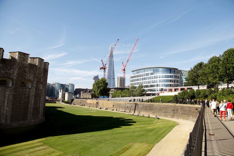 Vintage Double Decker Bus Tour & Thames River Cruise