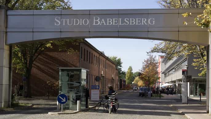 ab berlin bustour zum filmstudio potsdambabelsberg