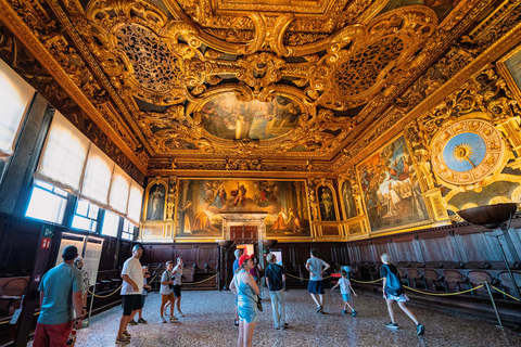 Venice: Exclusive Doge’s Palace Tour with Local Aperitivo English Tour