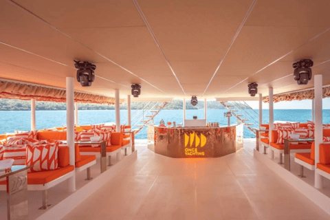 Pattaya: Festa do Pôr do Sol em Iate nas 3 Ilhas com DJ ao Vivo e BuffetPattaya: Festa ao pôr do sol em iate pelas 3 ilhas com DJ ao vivo e buffet